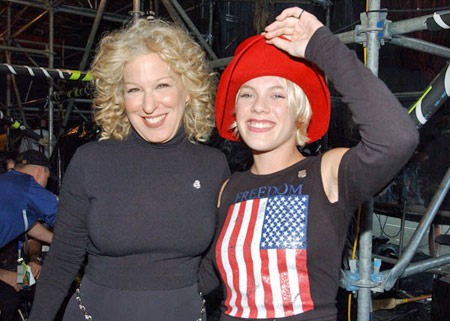 United we stand concert - backstage with pink - bootleg betty