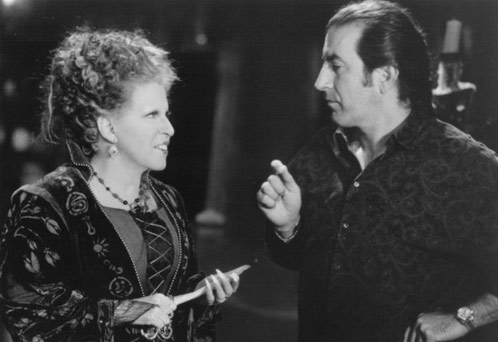 Kenny Ortega directs Bette in Hocus Pocus