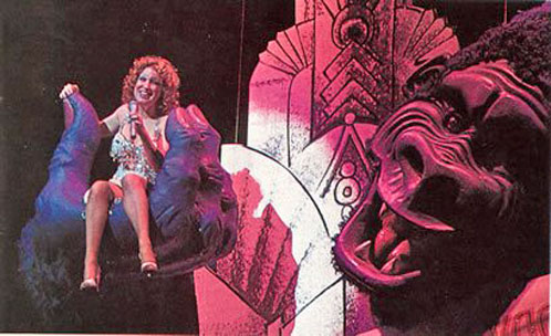 298337_167623733324679_1000