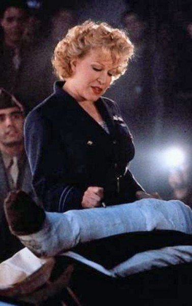 408169_215196125243515_2144