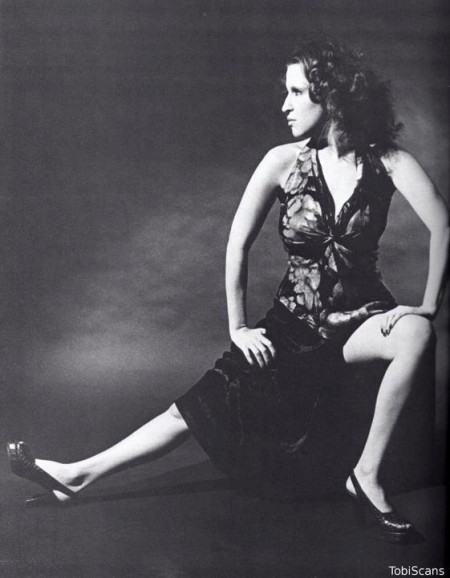 BetteBack April 2, 1972: Singin' In The Tubs (Interview) 532415_299373676825759_1151495779_n