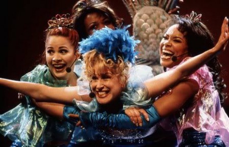 426651_216358211793973_1807155771_n