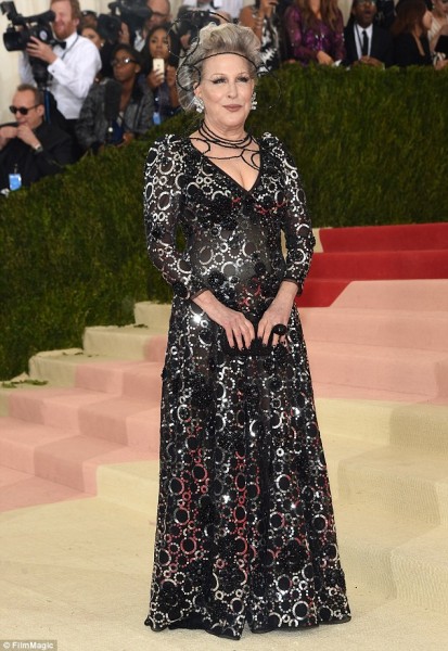 3491953100000578-3606809-image-m-9_1464101023736