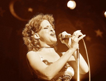 Photo of bette midler - bootleg betty UNITED STATES - JANUARY 01: USA Photo of Bette MIDLER (Photo by Robert Knight Archive/Redferns)