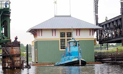 BoatHouse Betty  Hits Rough Waters on Way To New York City
